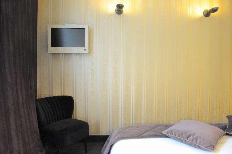 Latroupe Le Berger Hotel Saint-Gilles Szoba fotó