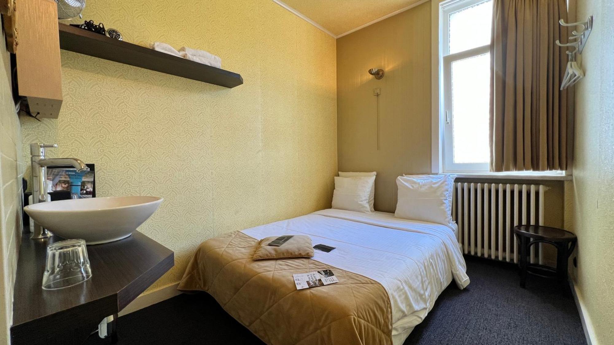 Latroupe Le Berger Hotel Saint-Gilles Szoba fotó